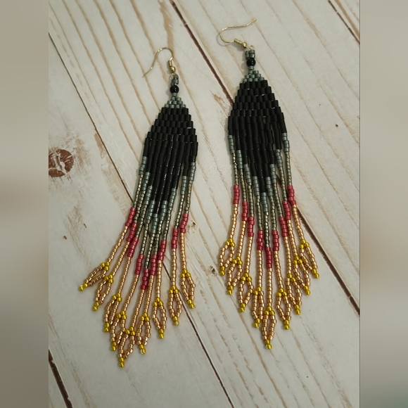 Long multi-colored earrings made of Czech and Japanese beads by hand - Picture 4 of 5